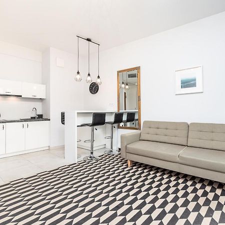 Prymasa Tysiaclecia 83A C - D By Homeprime Warszawa Exteriör bild