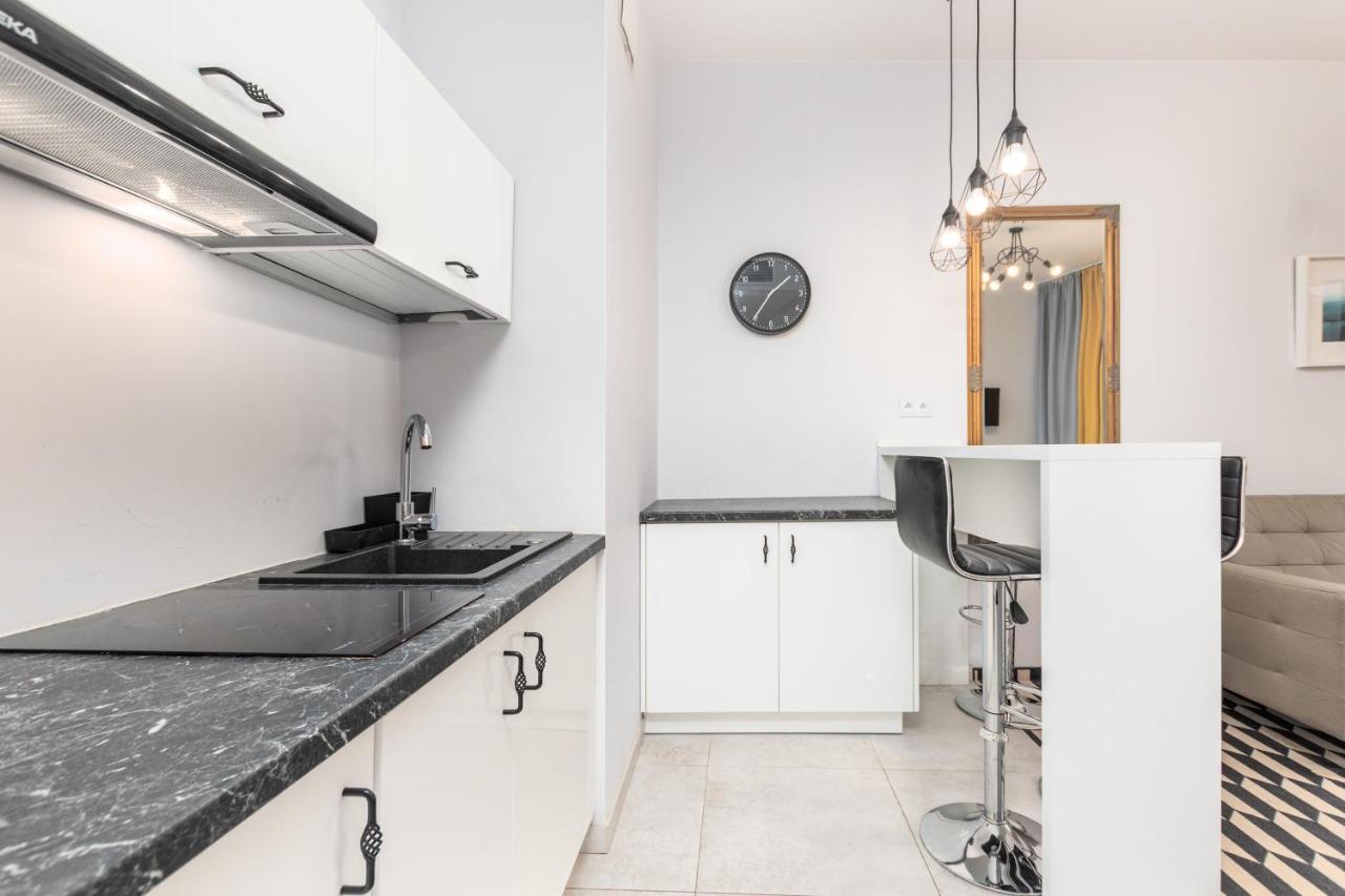 Prymasa Tysiaclecia 83A C - D By Homeprime Warszawa Exteriör bild