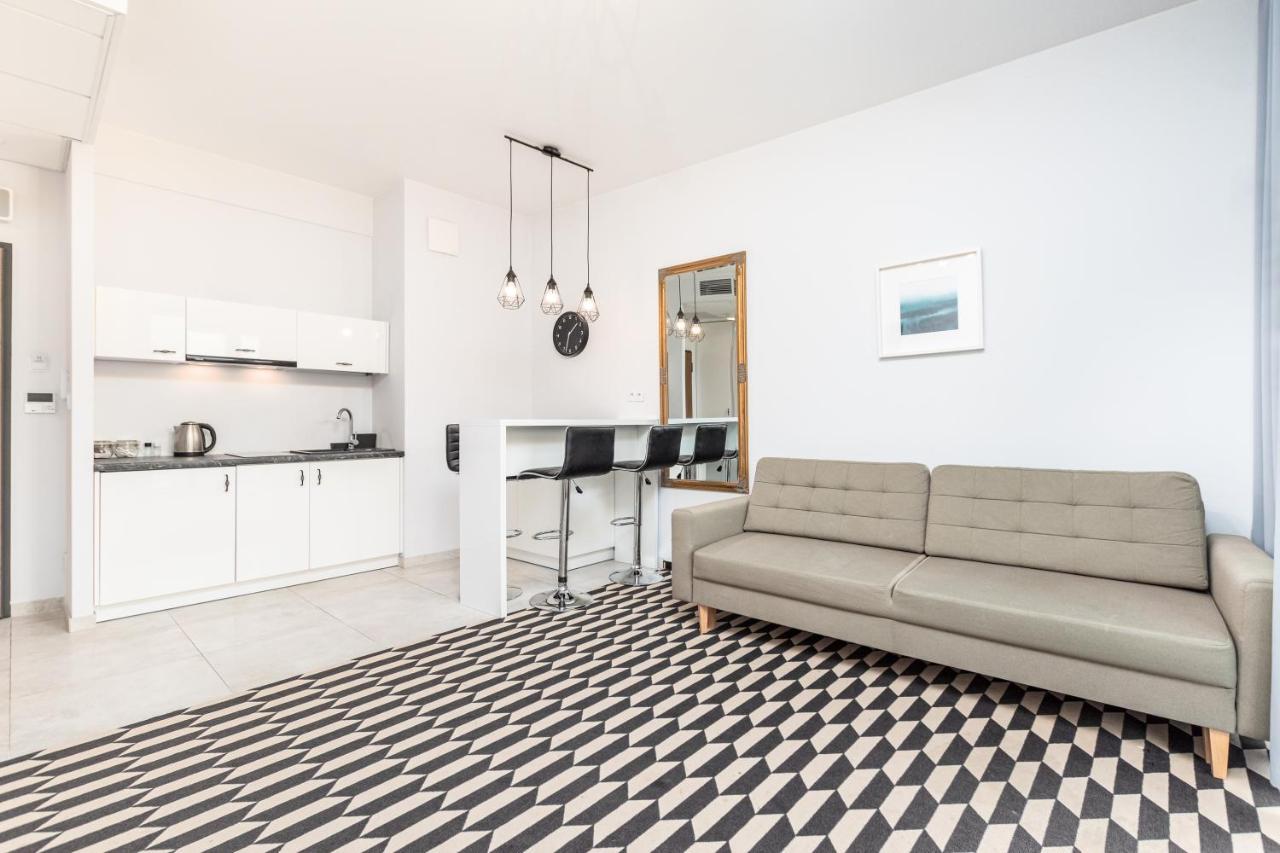 Prymasa Tysiaclecia 83A C - D By Homeprime Warszawa Exteriör bild