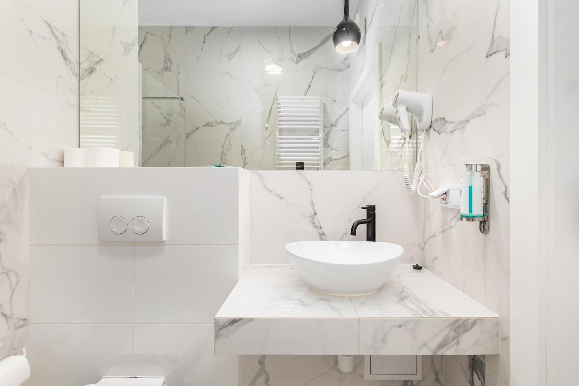 Prymasa Tysiaclecia 83A C - D By Homeprime Warszawa Exteriör bild