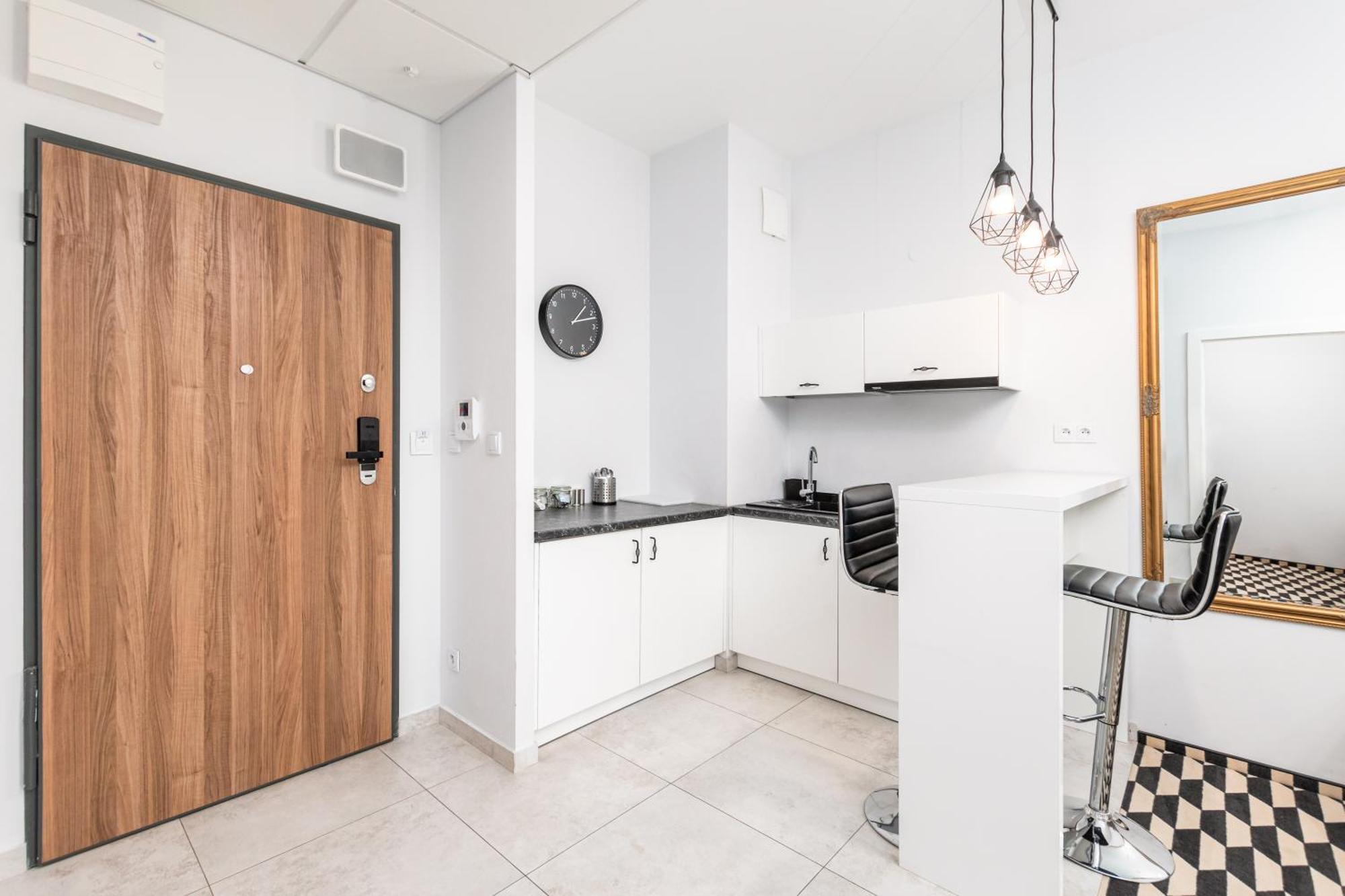 Prymasa Tysiaclecia 83A C - D By Homeprime Warszawa Exteriör bild